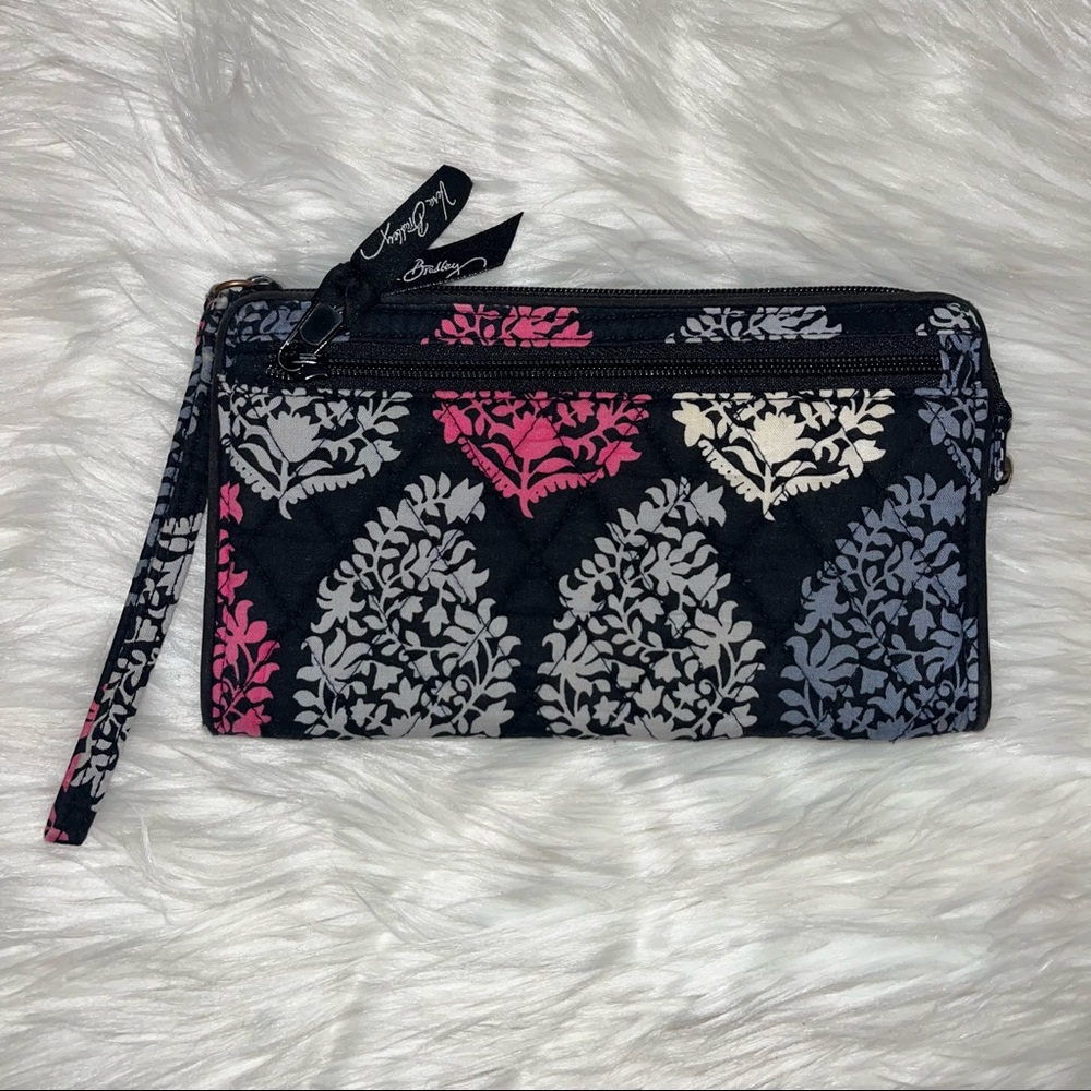 vera bradley wristlet